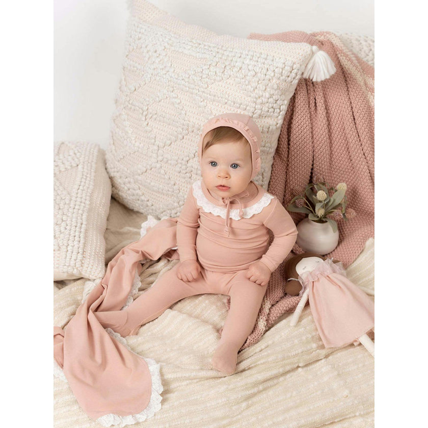 Eyelet Collar Footie