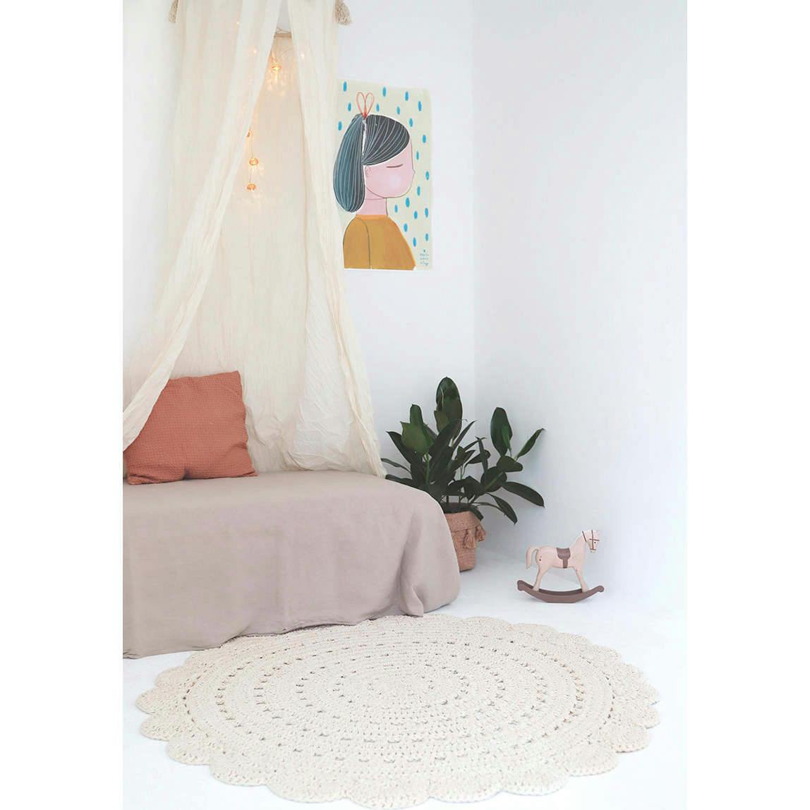Alma Hand-Crocheted Scalloped Round Rug