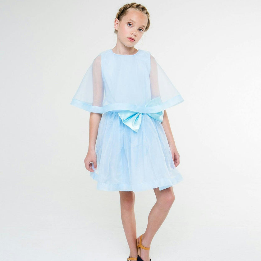 Madeleine (light blue)