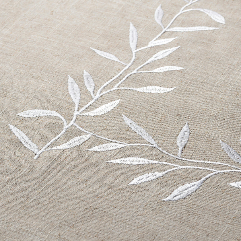 Natural Wreath Tablecloth