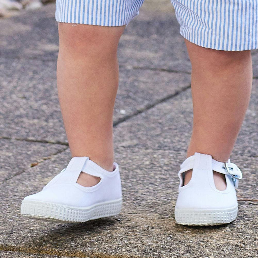Hampton Canvas Nantucket Shoes in White