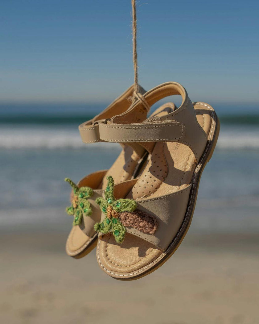 Palm Sandals in Cherry