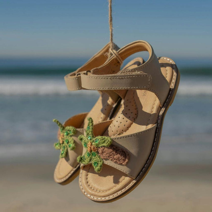 Palm Sandals in Palm