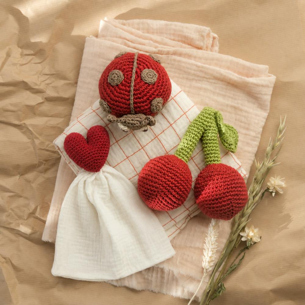 Love Spring Gift Box 🐞 100% organic cotton crochet rattle, pulling toy and lovey