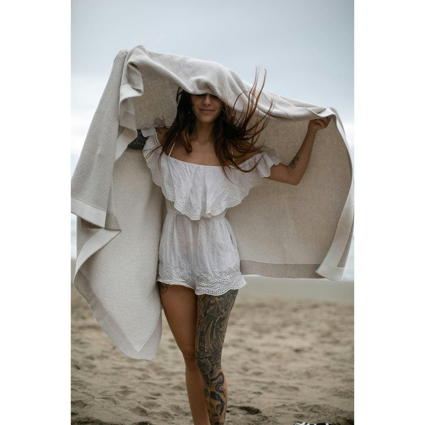 Eka Stipple Throw Blanket