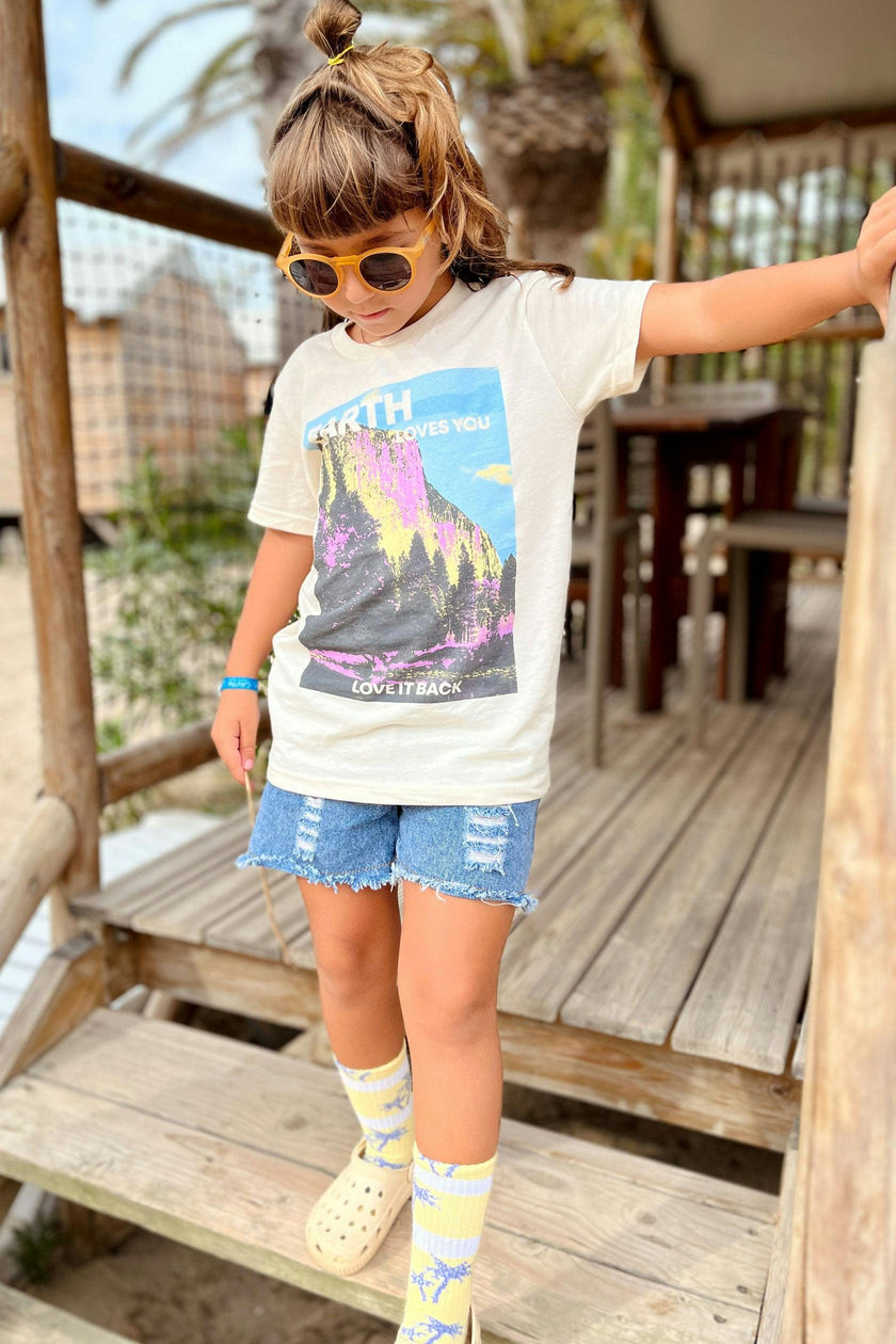Kid's Love it back t-shirt, Unisex