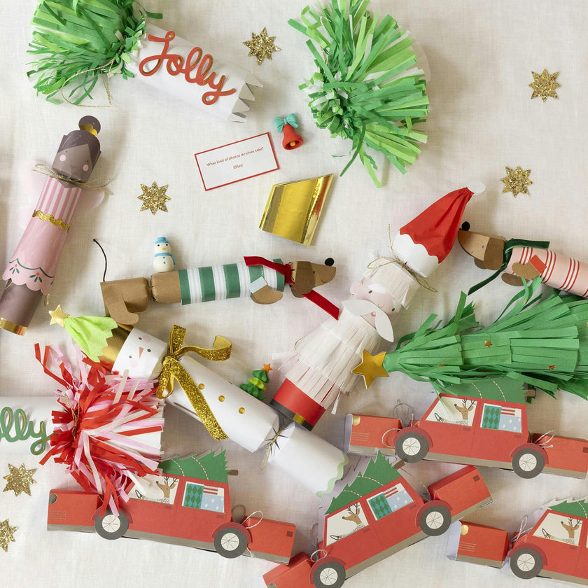 Jolly Holly Fringe Crackers