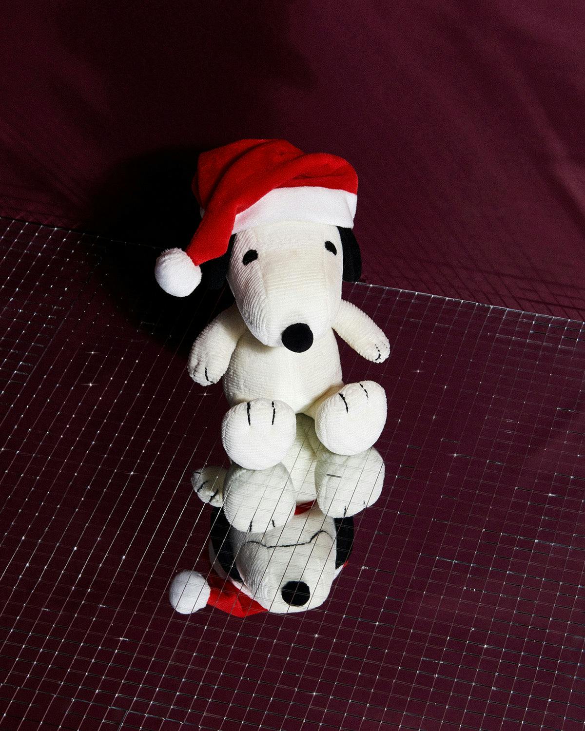 Plush PEANUTS SNOOPY Sitting WITH CHRISTMAS HAT 7