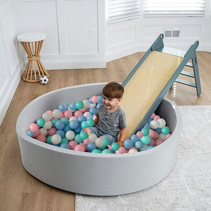 Large Foam Ball Pit with 400 Balls - Climber Not Included