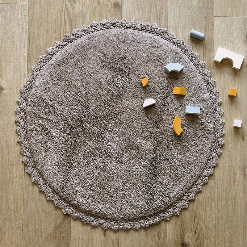 Perla Hand-Tufted Crochet Lace Trim Round Rug