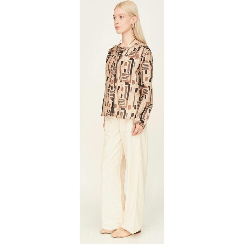 Dakota Blouse in Sand Labyrinth