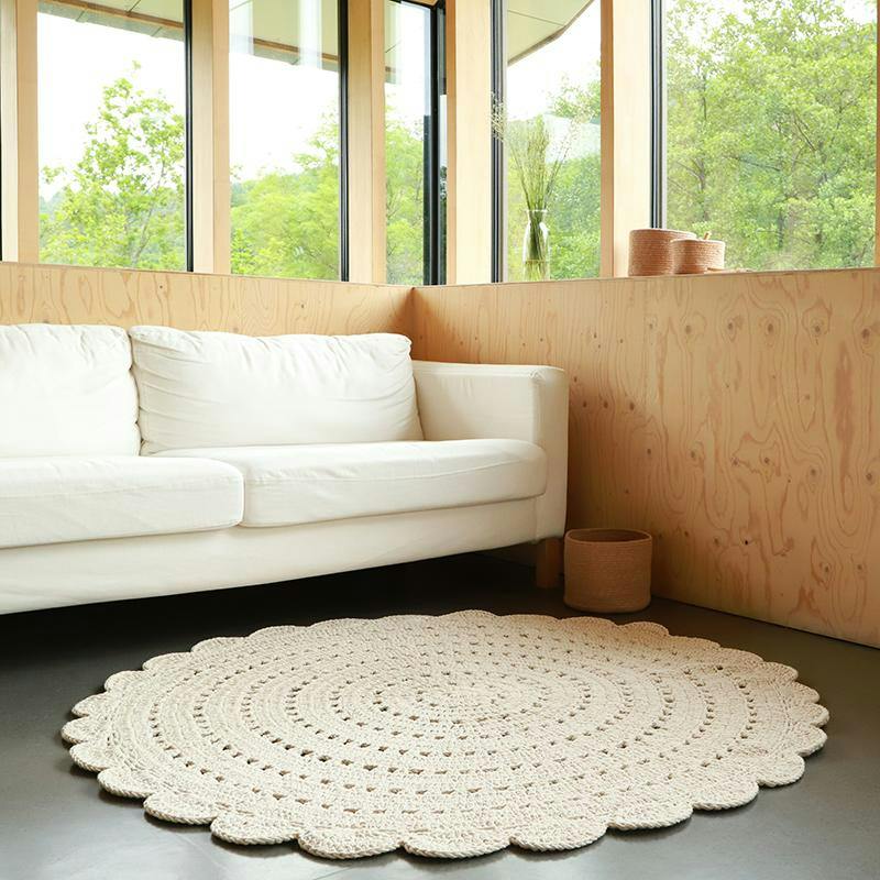 Alma Hand-Crocheted Scalloped Large Round Rug