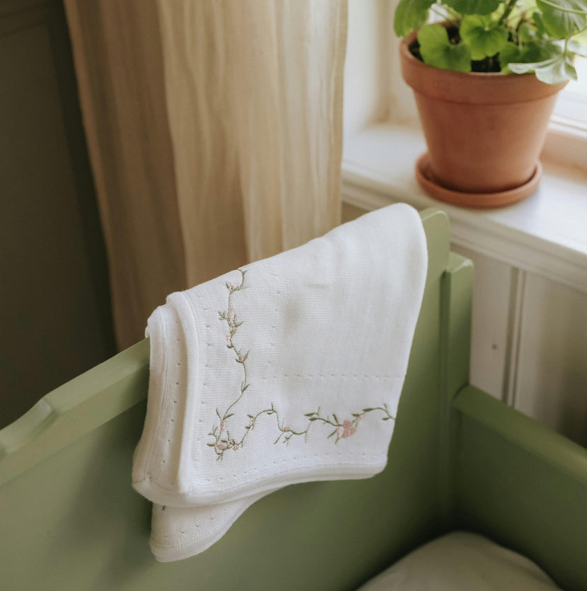 Rosette Knit Blanket