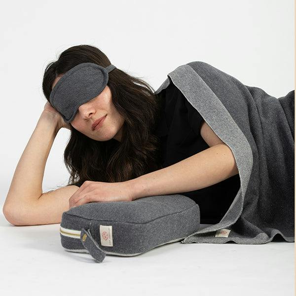Reversible Solid Throw Set