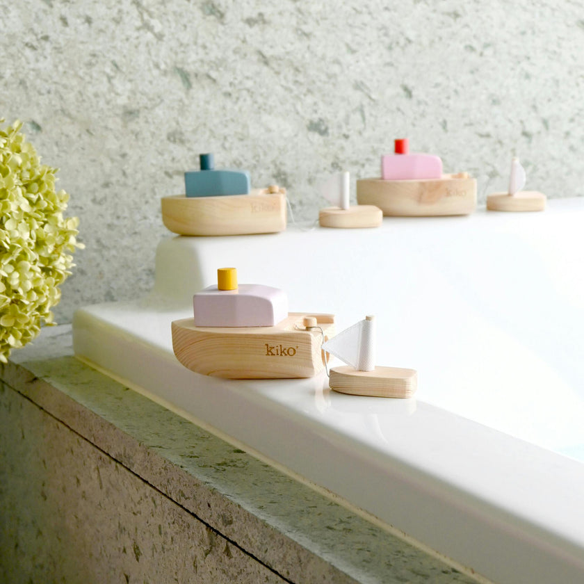 Ofune wind-up wooden boat