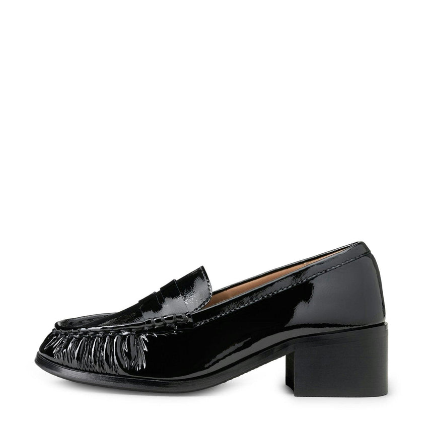 Aveline Black Shoes