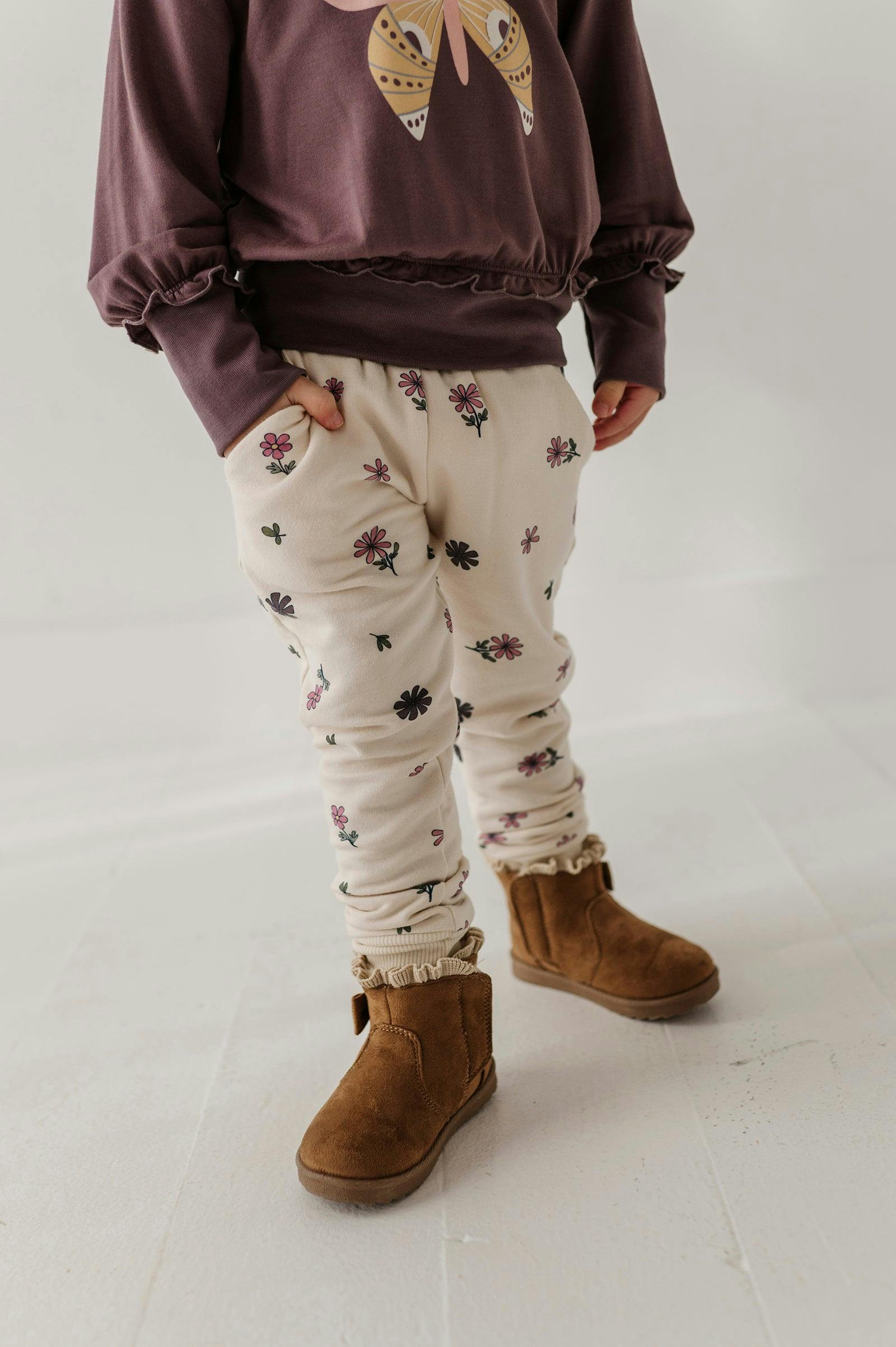 Girls Fleece Sweatpants in Wild Stem