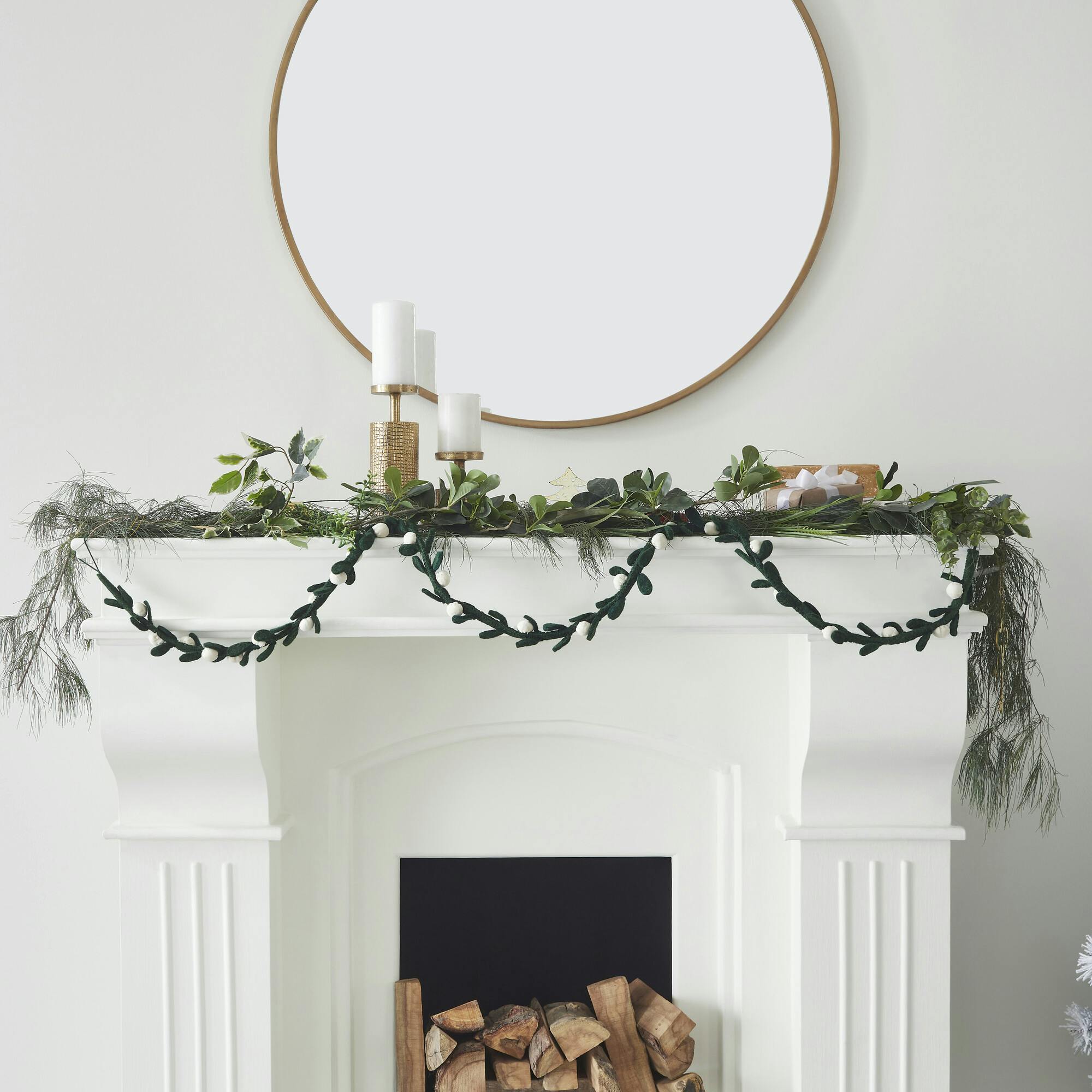 Handmade Christmas Garland - Cream Velvet Balls and Felt Mistletoe - 6'