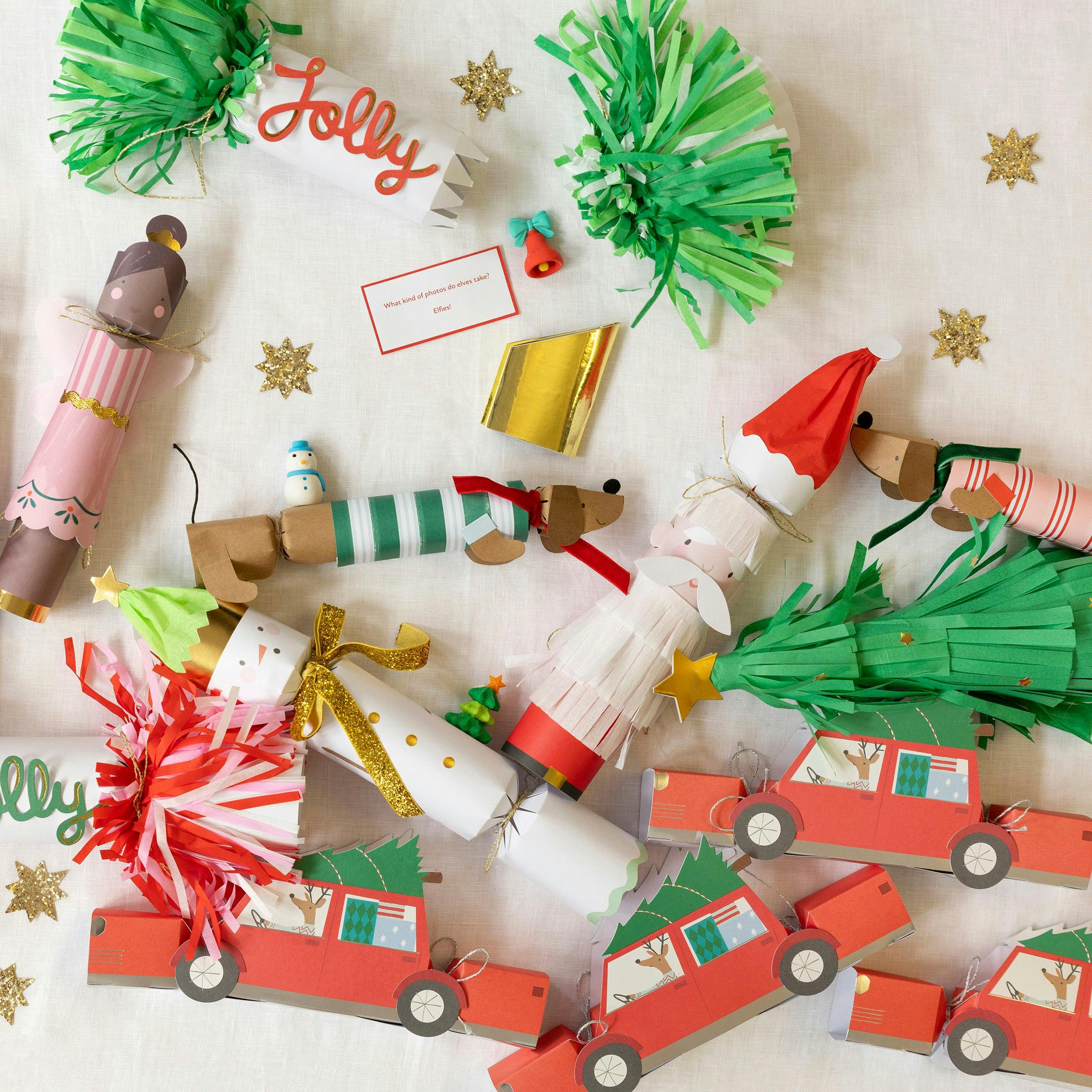 Santa, Reindeer & Tree Crackers