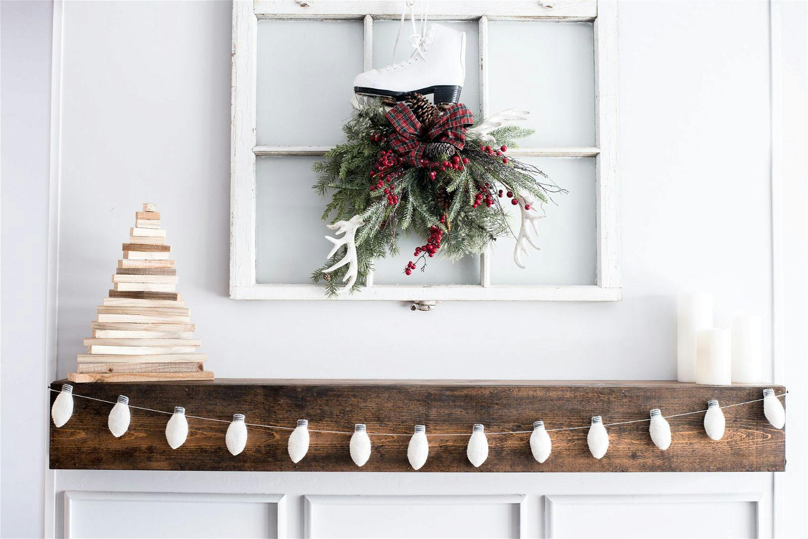 Christmas Lights Garland (White)