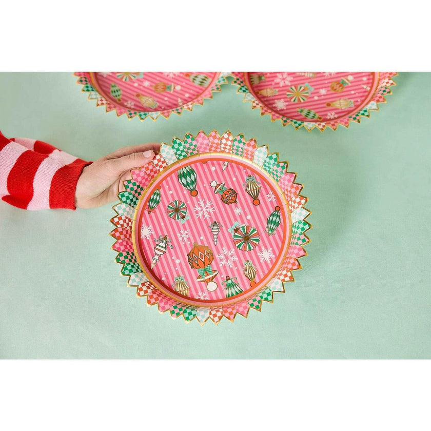 Deck the Halls Dinner Plates (10 count)