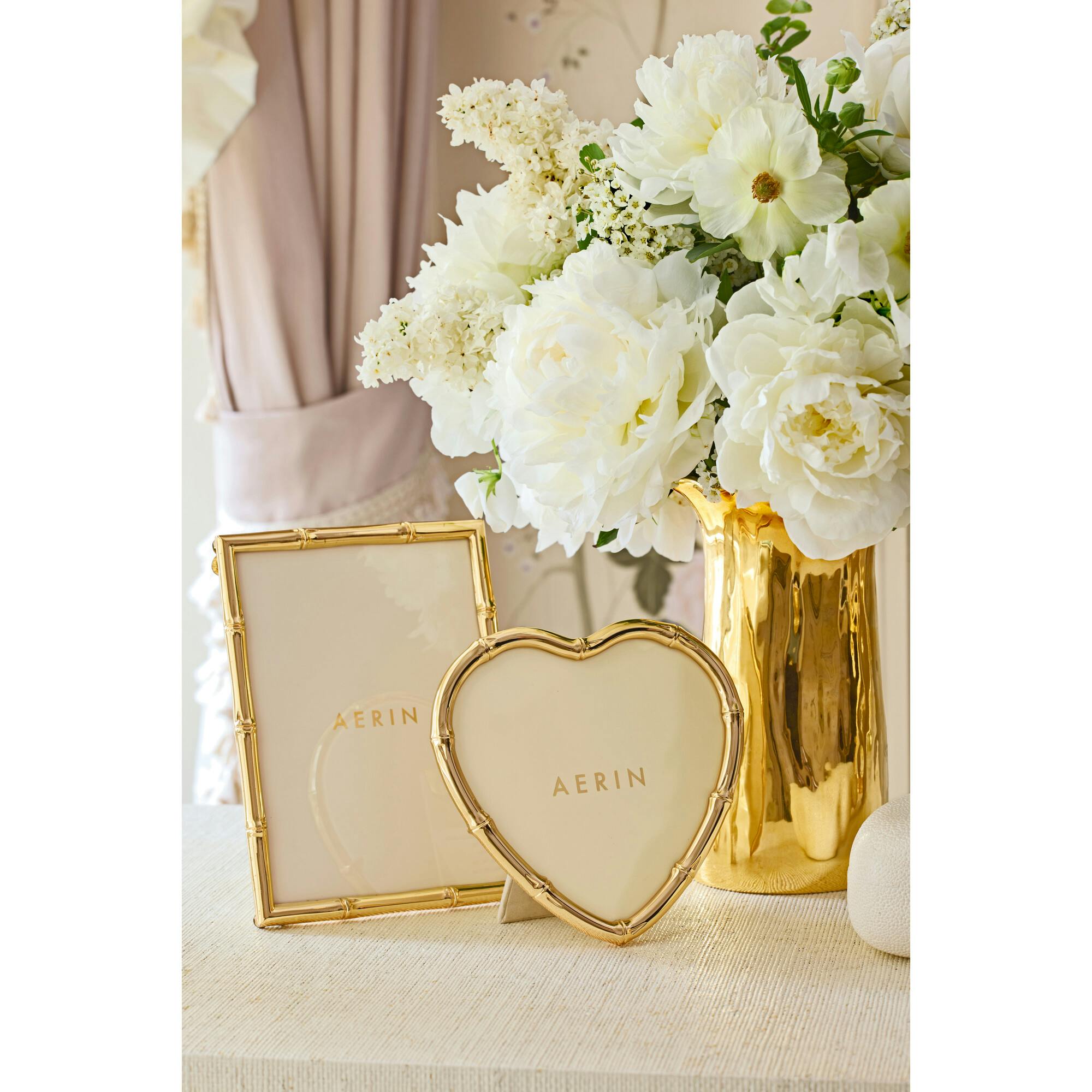 Ava Bamboo Heart Frame