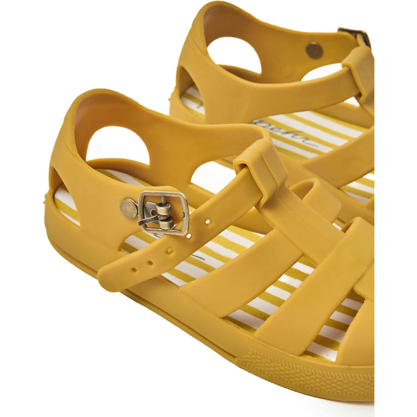 Water-Repellent Fisherman Sandal