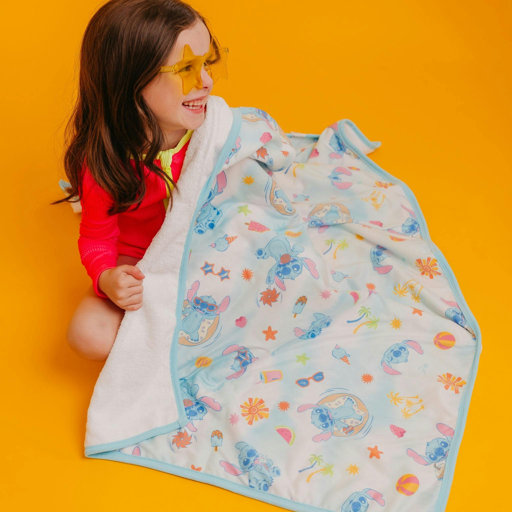 Premium Big Kid Hooded Towel - Disney Stitch Dreamsicles