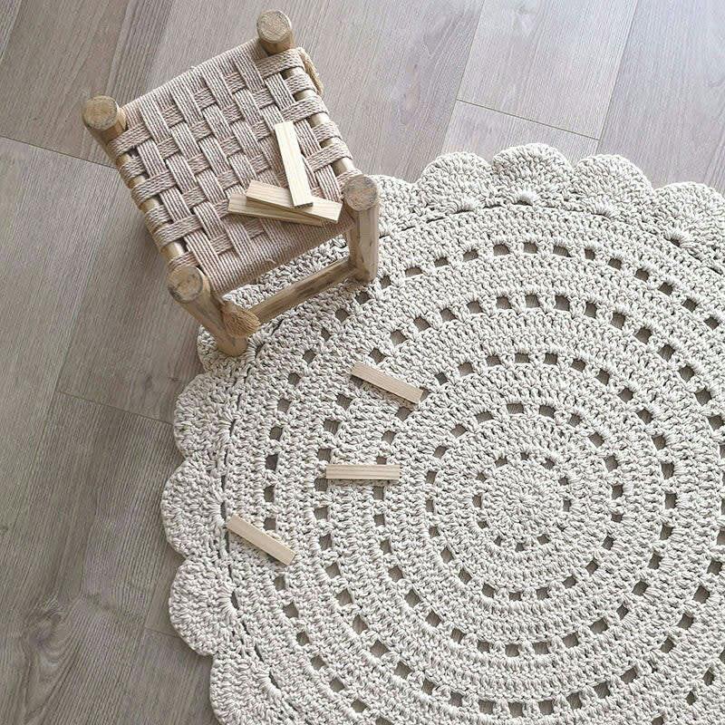 Alma Hand-Crocheted Scalloped Round Rug