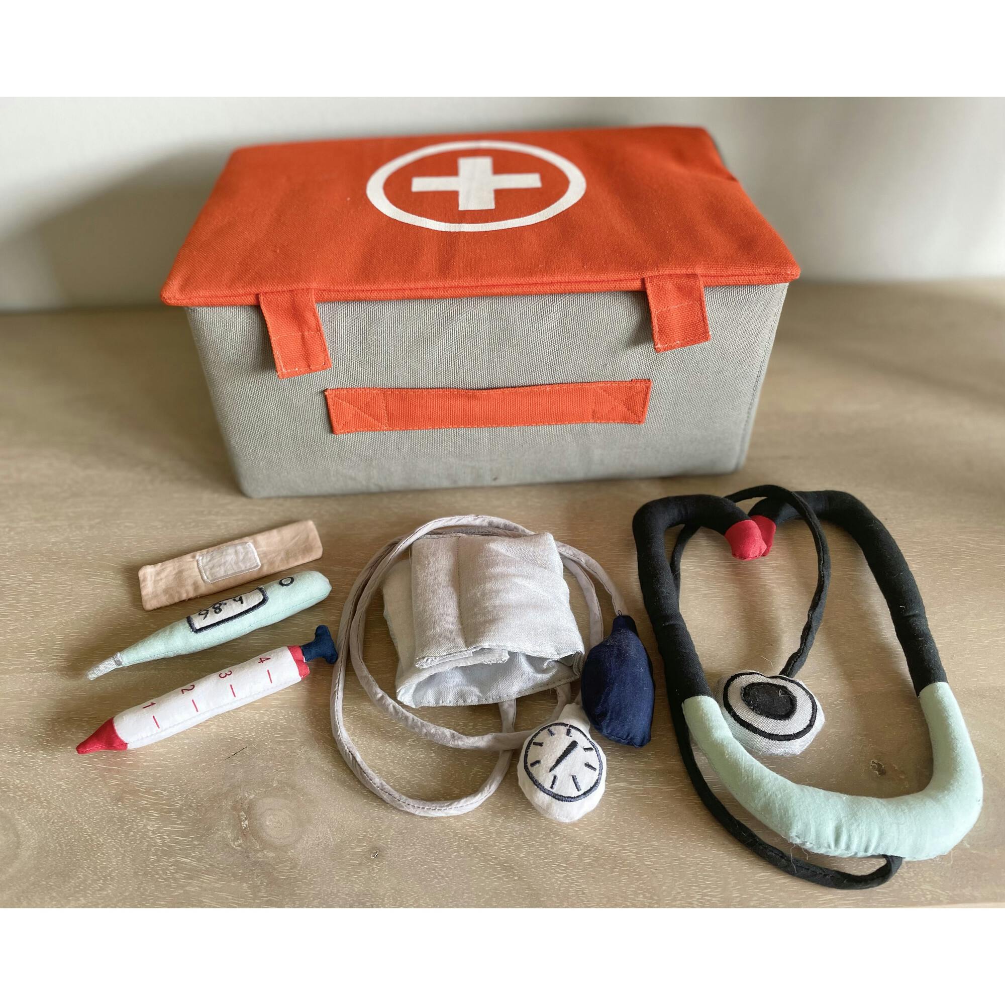 Pet Hospital Doorway Tent with Play Accessories