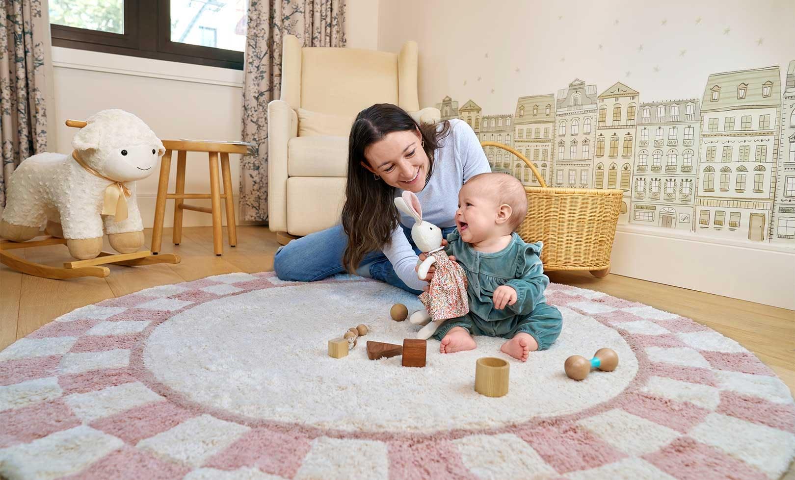 Checkered Charm Washable Round Organic Cotton Rug