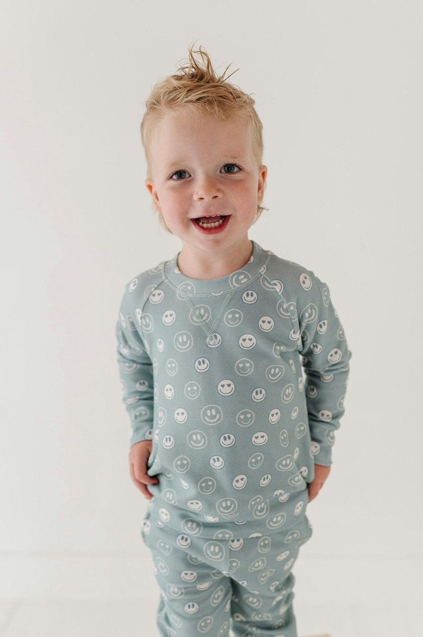 Boys Raglan Sweatshirt in Heart Eyes
