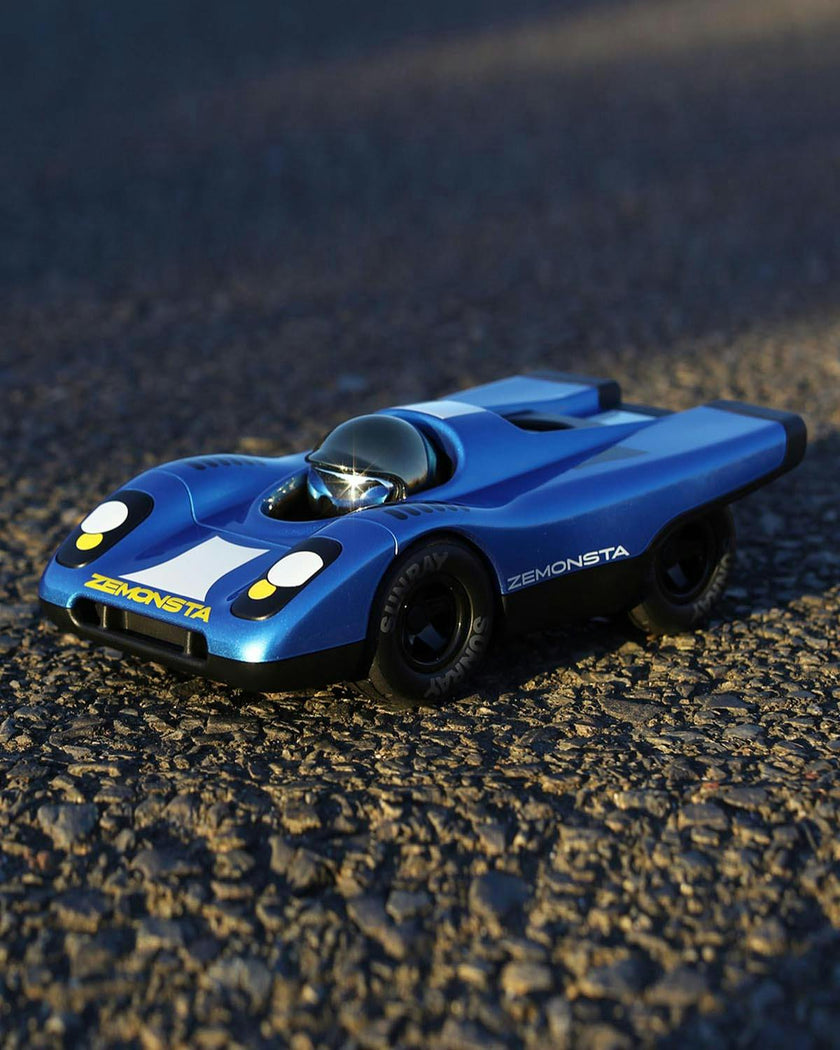 Car ZEMONSTA