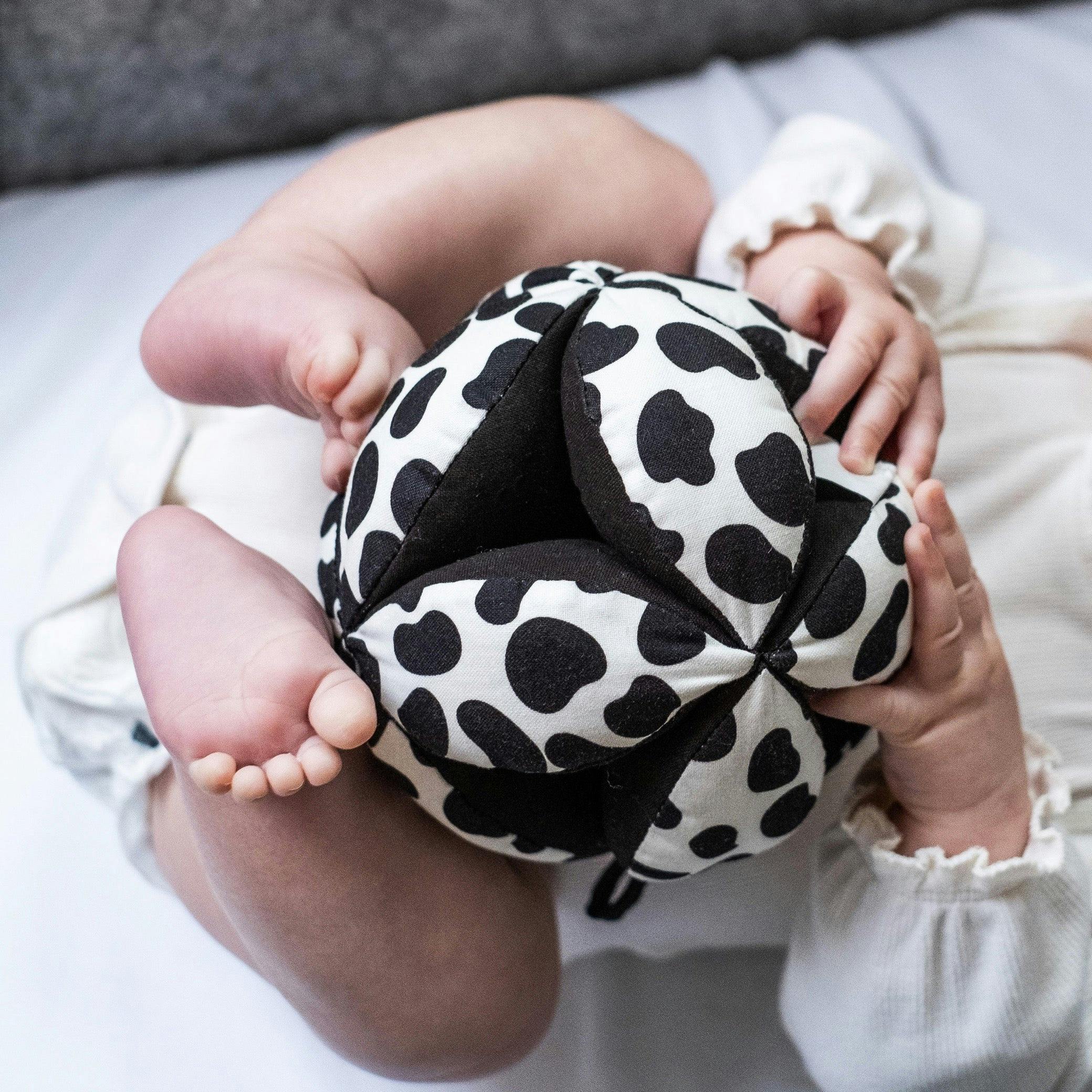 SENSORY GRASP BALL - suitable from birth