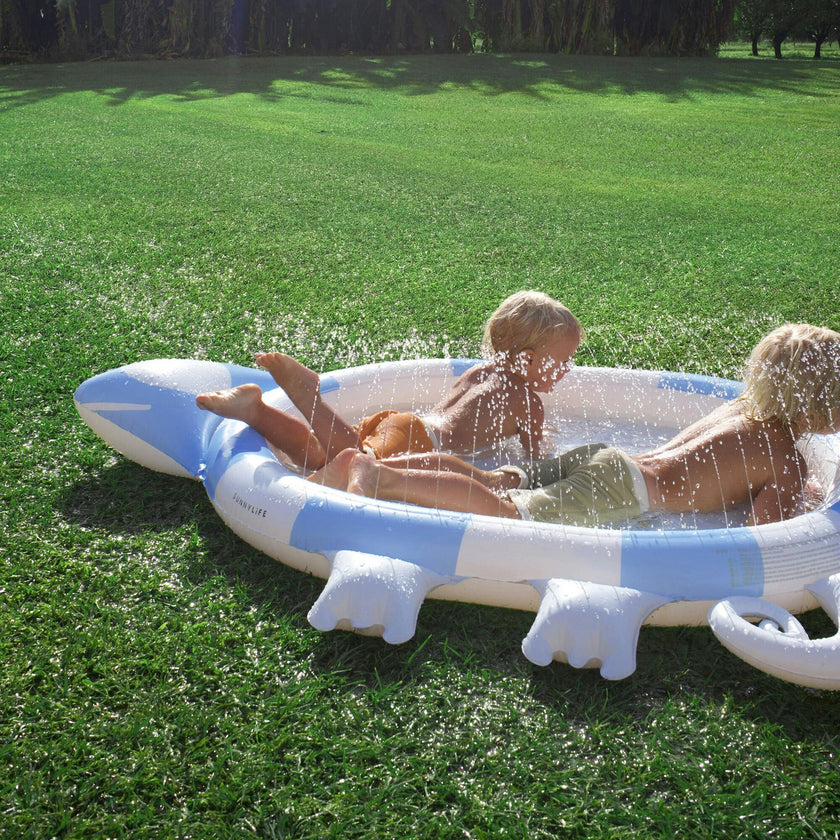Kids Sprinkler Mat: Into The Wild Blue Lizard