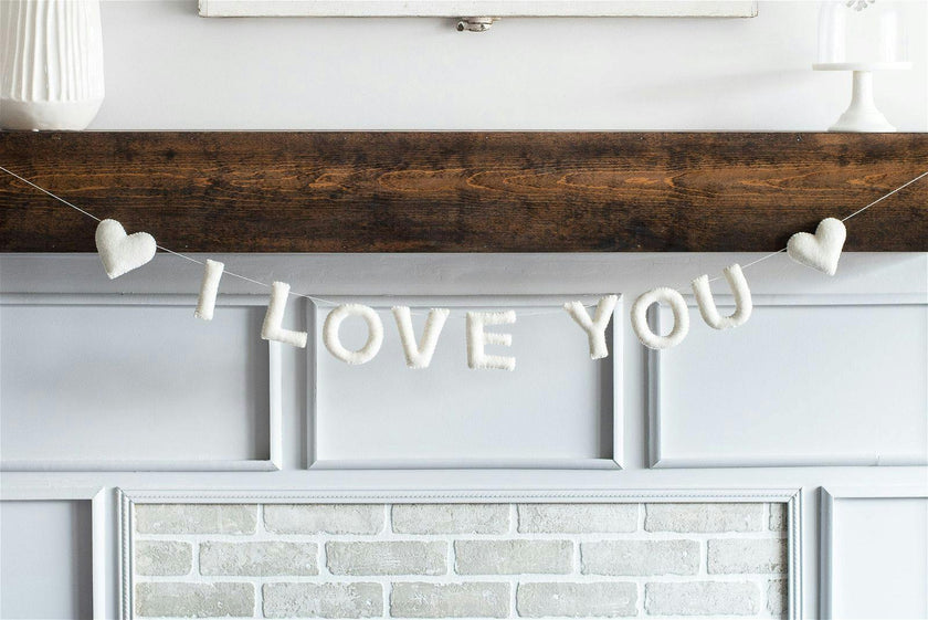 I Love You Garland (White)