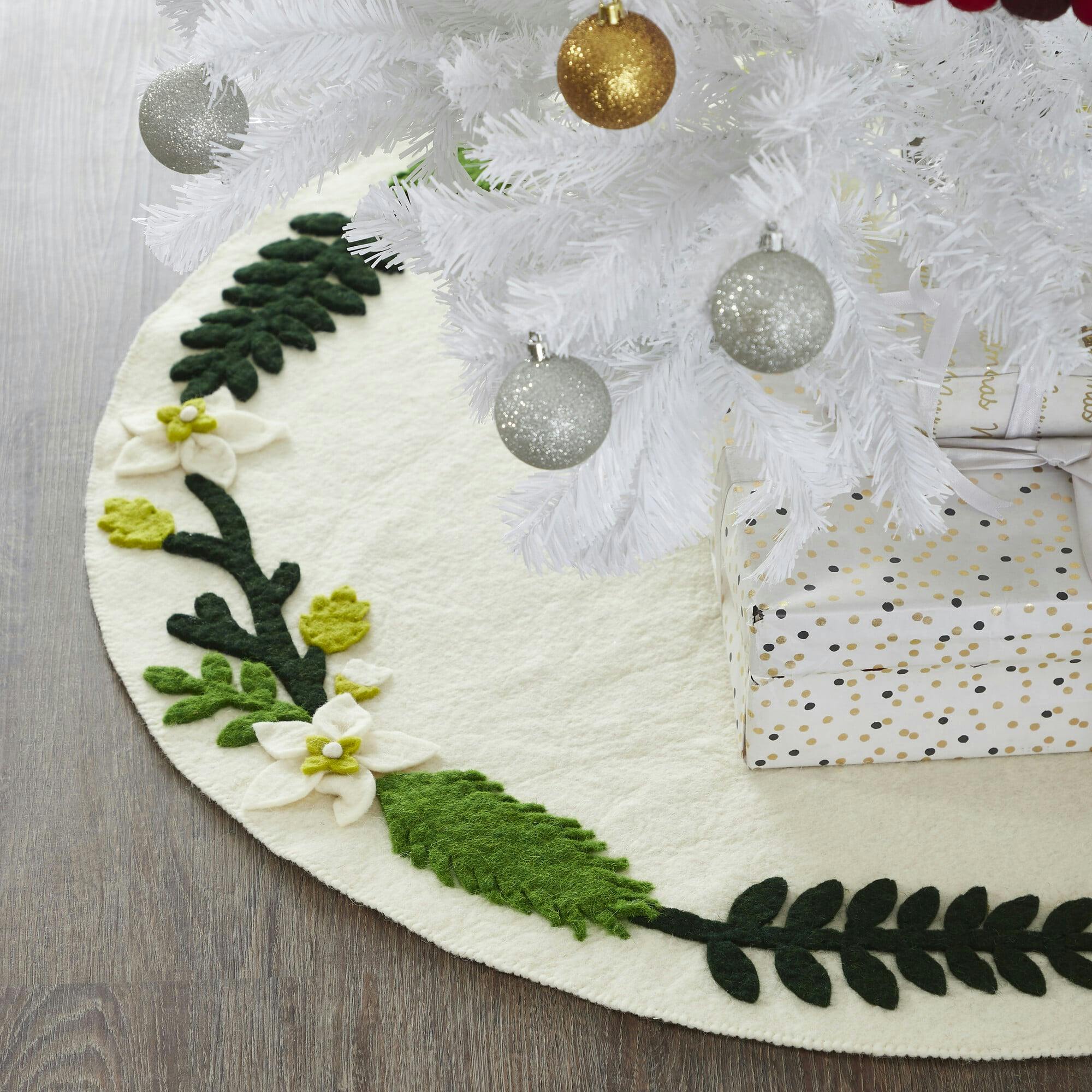 Handmade Christmas Tree Skirt in Felt - Greenery Border on Cream