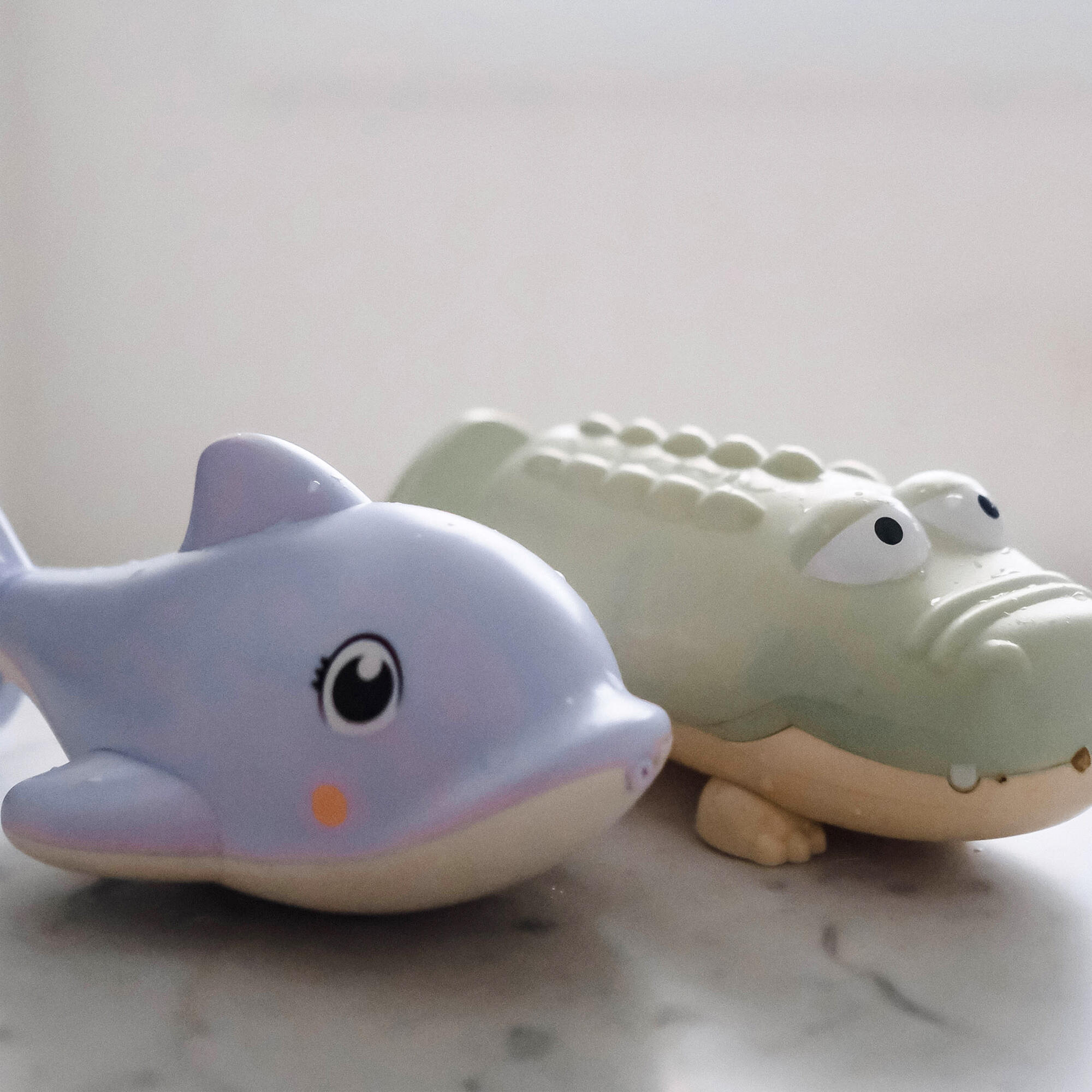 Sunnylife: Water Squirters - Pastel Lilac - Pull Handle To Fill With Water