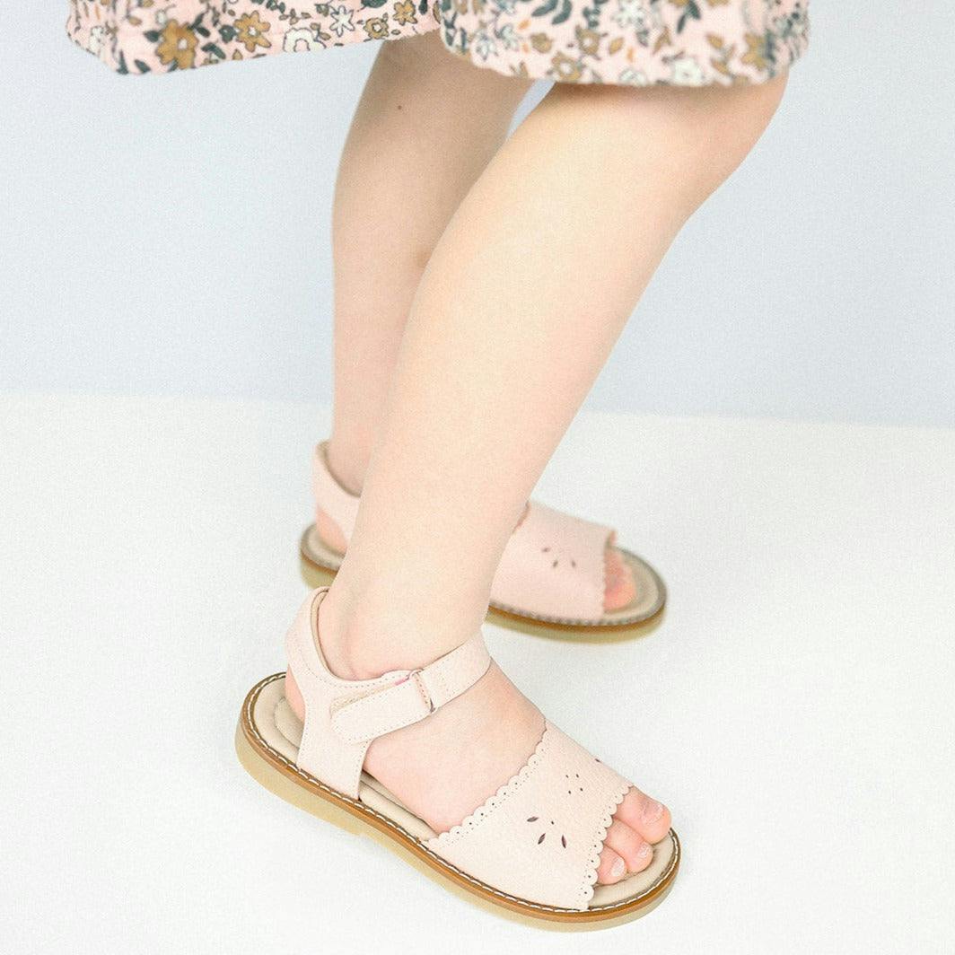 Classic Scallop Sandal | Pink Leather