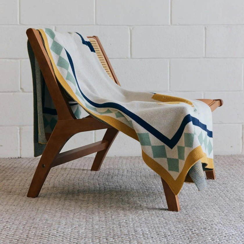 Un Beau Poisson Knit Blanket