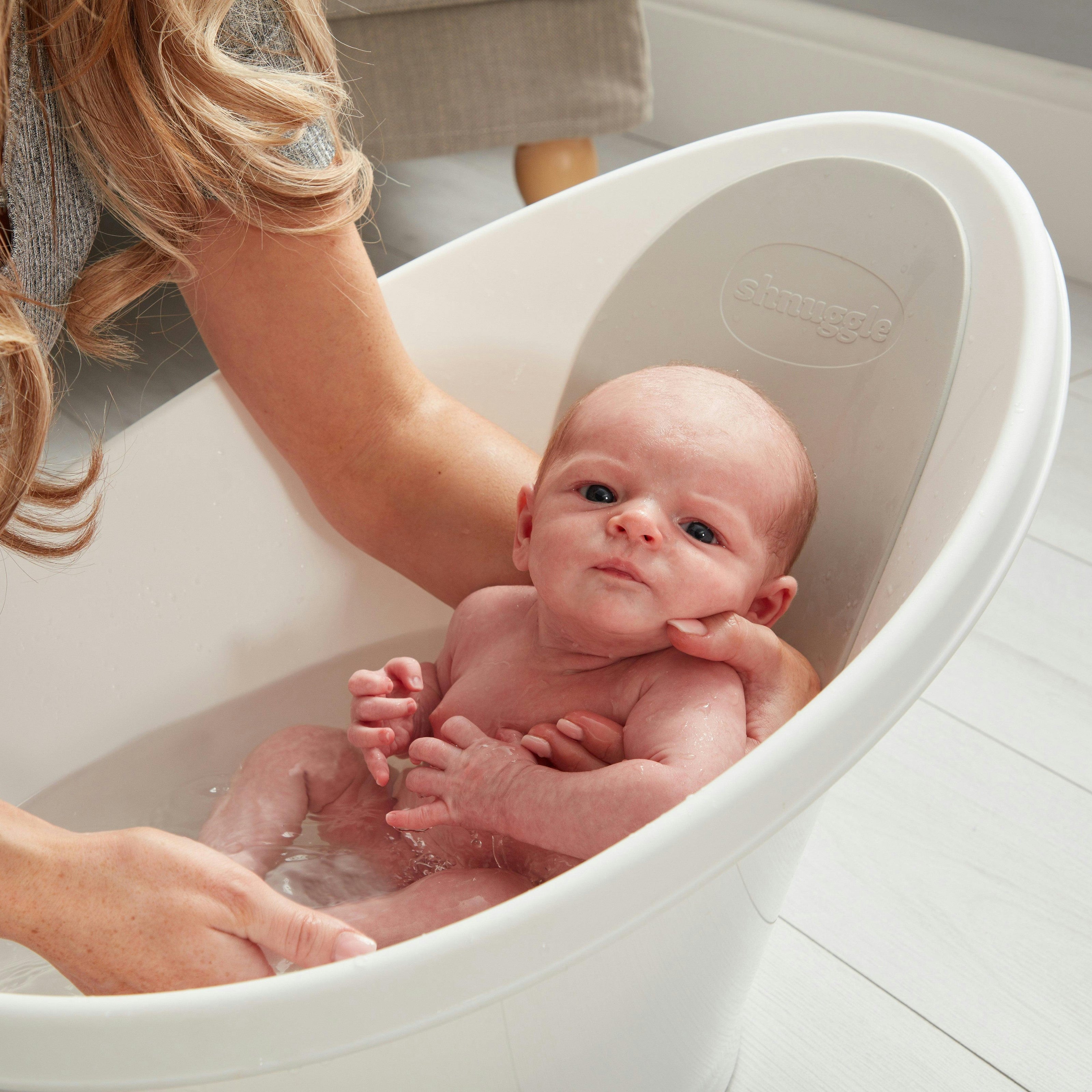 Newborn Bath Essentials Bundle | Baby Bath with Support Bump, Soft Backrest & Rinse Jug | Safe & Stylish Bathtime Set