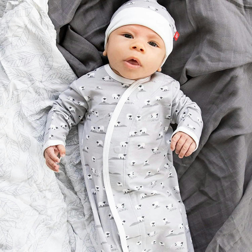 Magnetic Gown & Hat Set