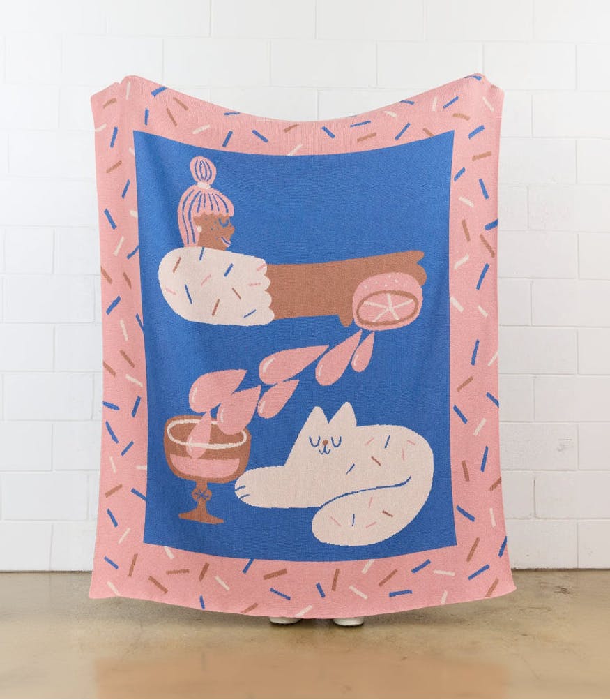 Cocktail Cat Knit Blanket