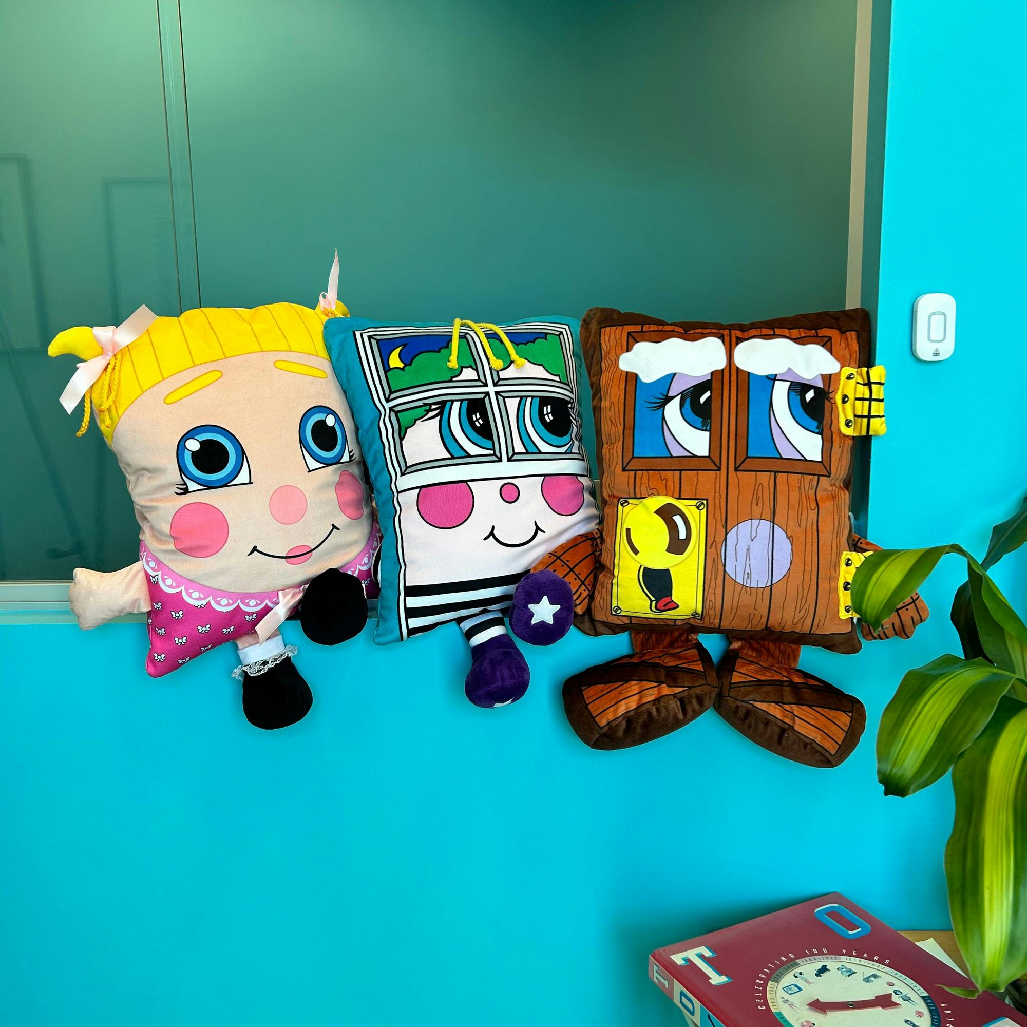Pillow People Plush: Squeaky Door