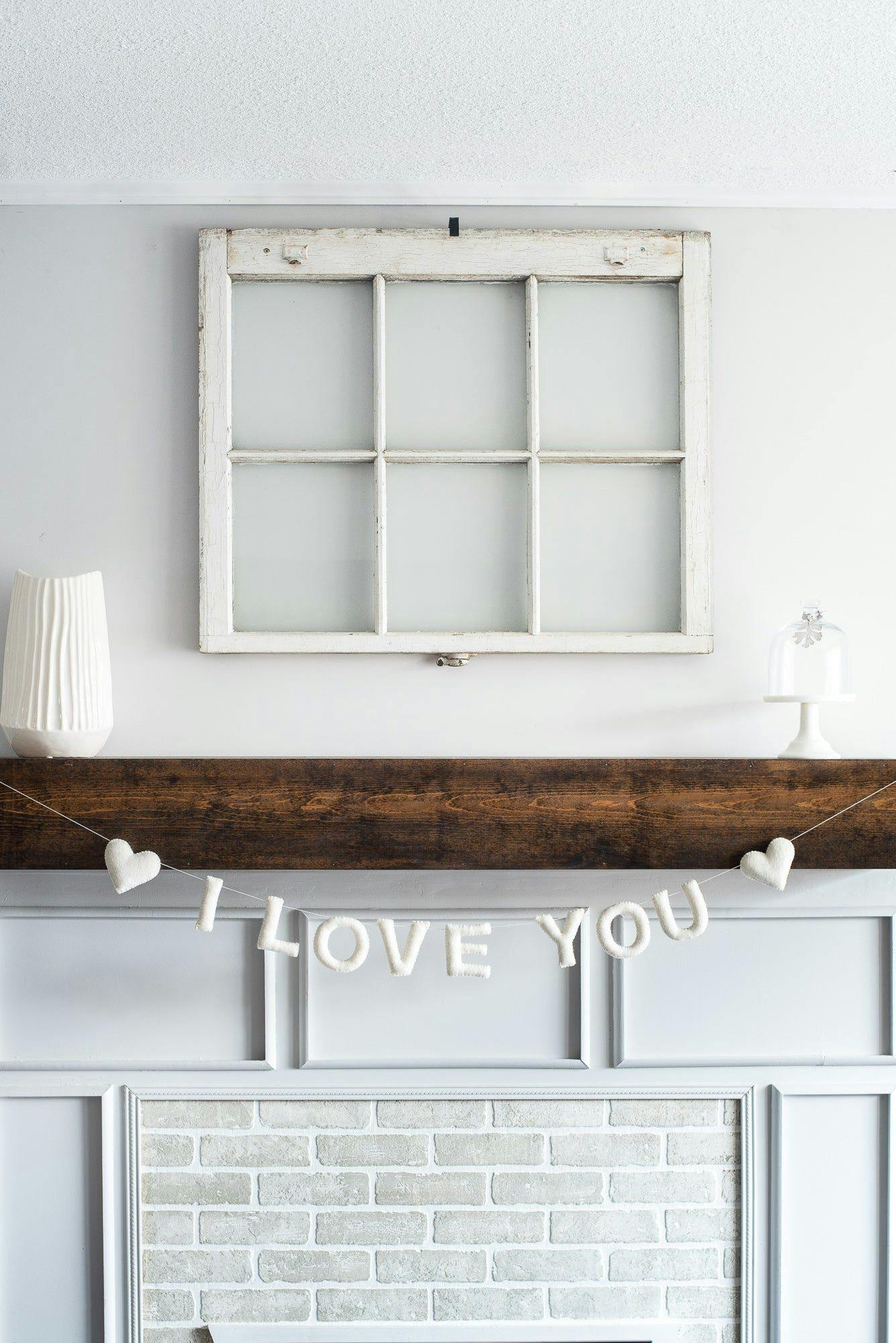 I Love You Garland (White)