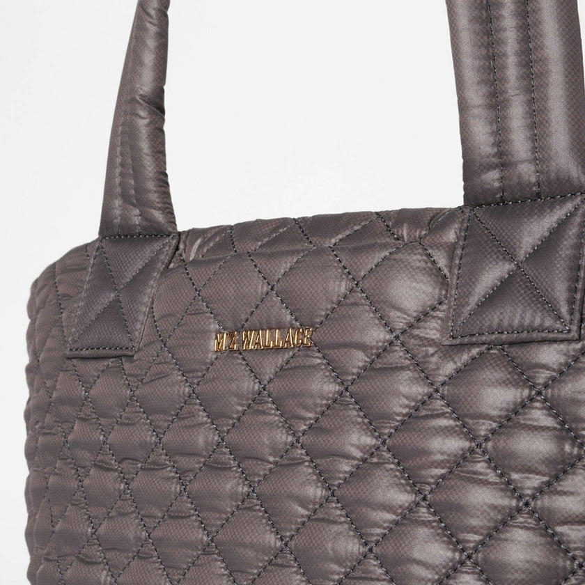 Magnet Medium Metro Tote Deluxe