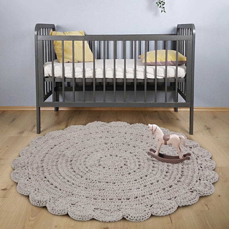 Alma Hand-Crocheted Scalloped Round Rug