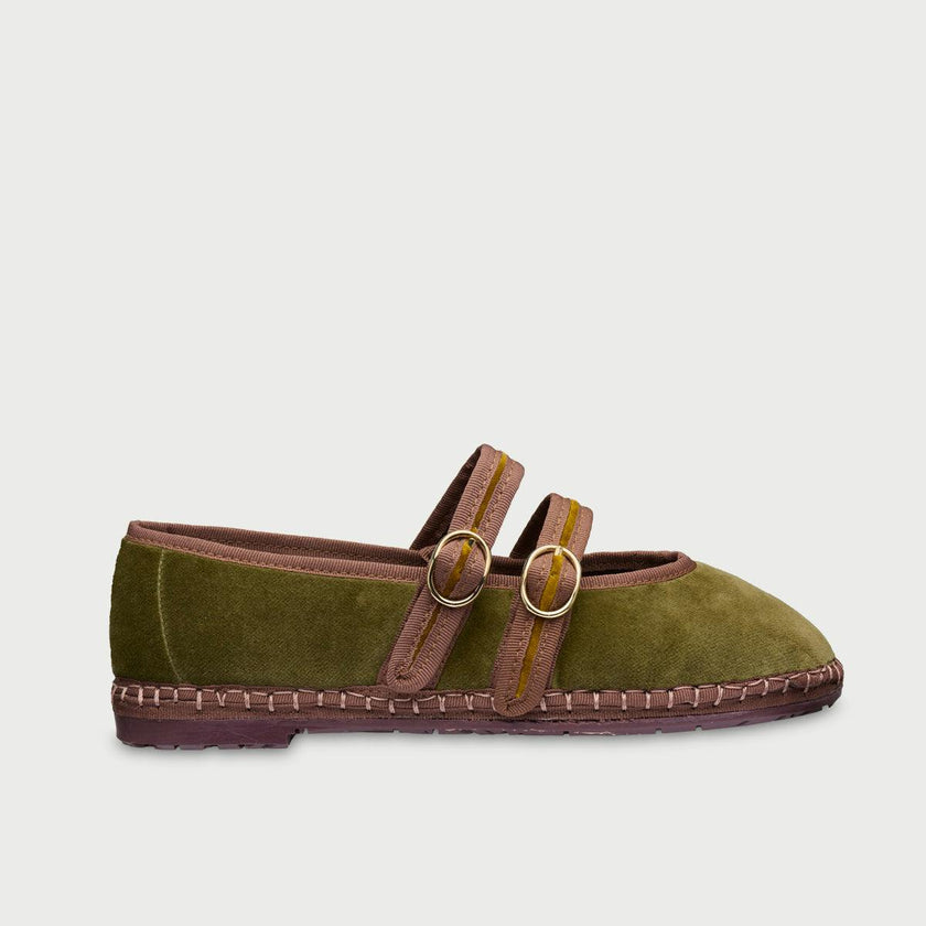 Claire Mustard