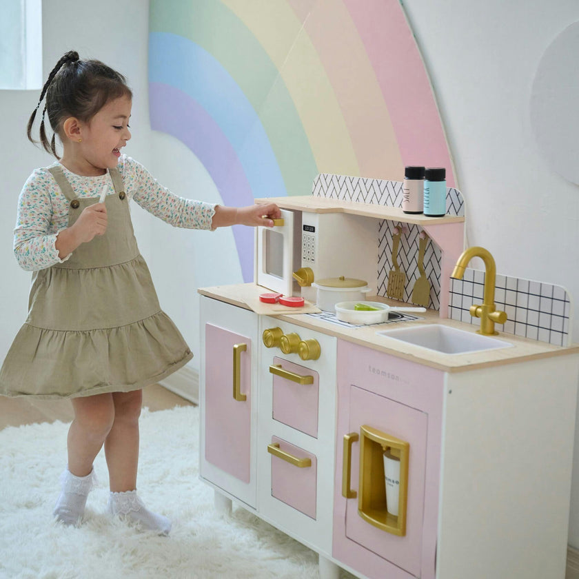 Teamson Kids Little Chef Hampton Wooden Play Kitchen With 17 Accessories