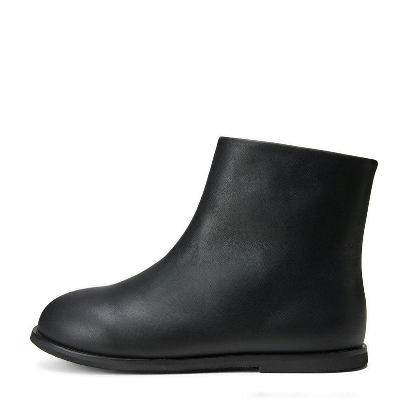 Arden Black Boots